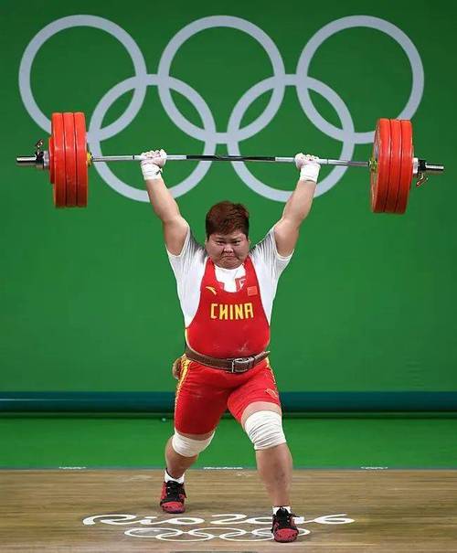 B体育:举重冠军的励志故事,举重运动员感人故事