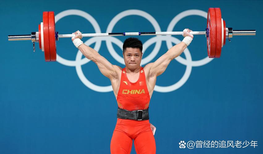 B体育app:举重比赛中的心理挑战与应对策略,举重 挑战