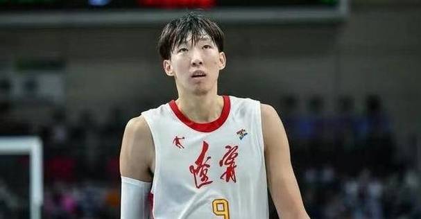 B体育:周琦加盟新球队,签约细节曝光。,周琦cba首秀