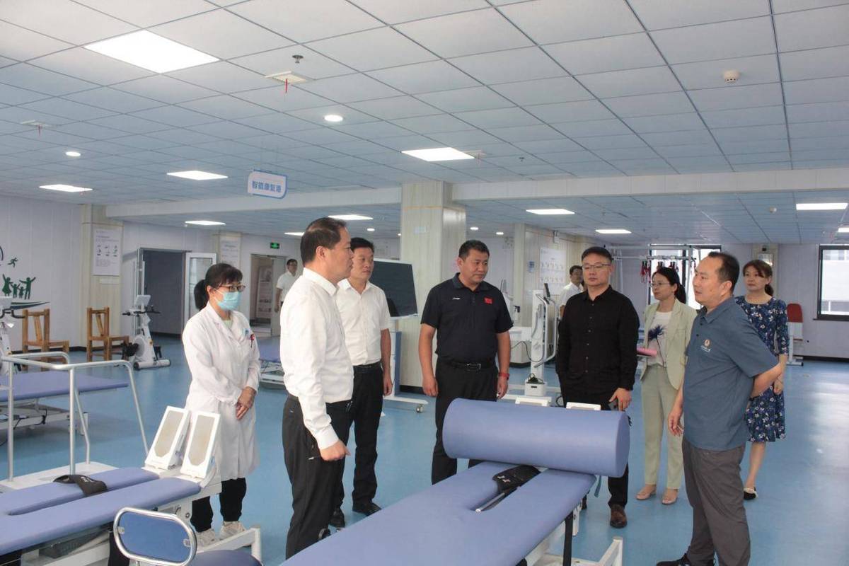 B体育app走访球员康复中心,揭示高强度赛季背后,医疗团队和运动防护的重要性