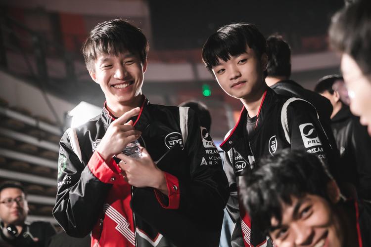 B体育官网统计LPL“背靠背”对局强度，多线轮番对抗真正考验选手体能与心理素质